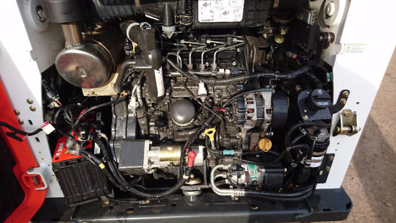 Двигатель Bobcat T650